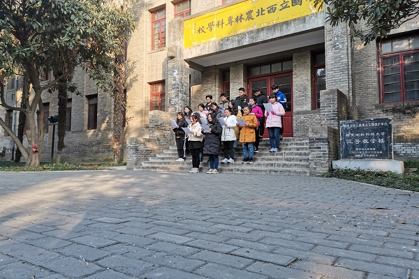 caca2dde0ff34431935a66e5f2bb6243.jpg 晨读1.jpg