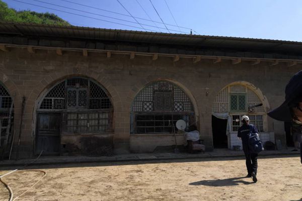 d30b7559f2b04f039f9fcbfa131d5b79.jpg 队员走访实地考察_副本.jpg